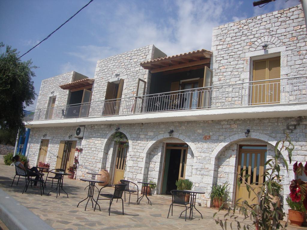 Kafiona Guesthouse Pírgos Dhiroú Buitenkant foto