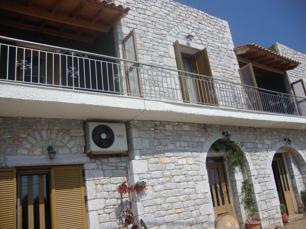 Kafiona Guesthouse Pírgos Dhiroú Buitenkant foto