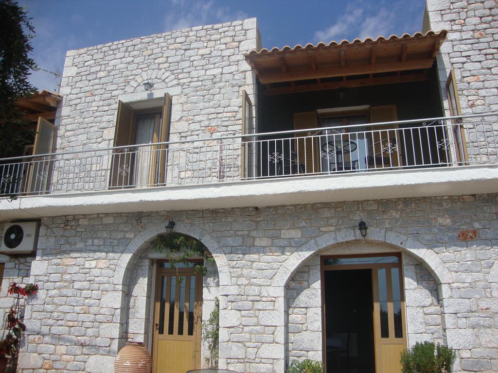 Kafiona Guesthouse Pírgos Dhiroú Buitenkant foto