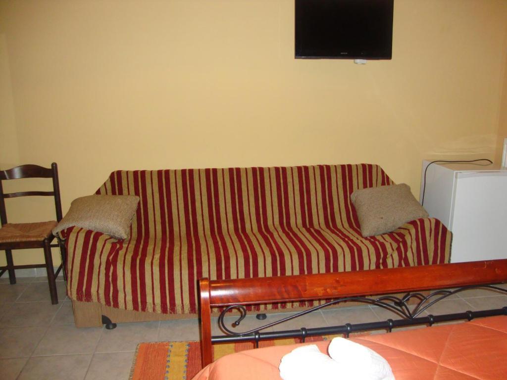 Kafiona Guesthouse Pírgos Dhiroú Kamer foto