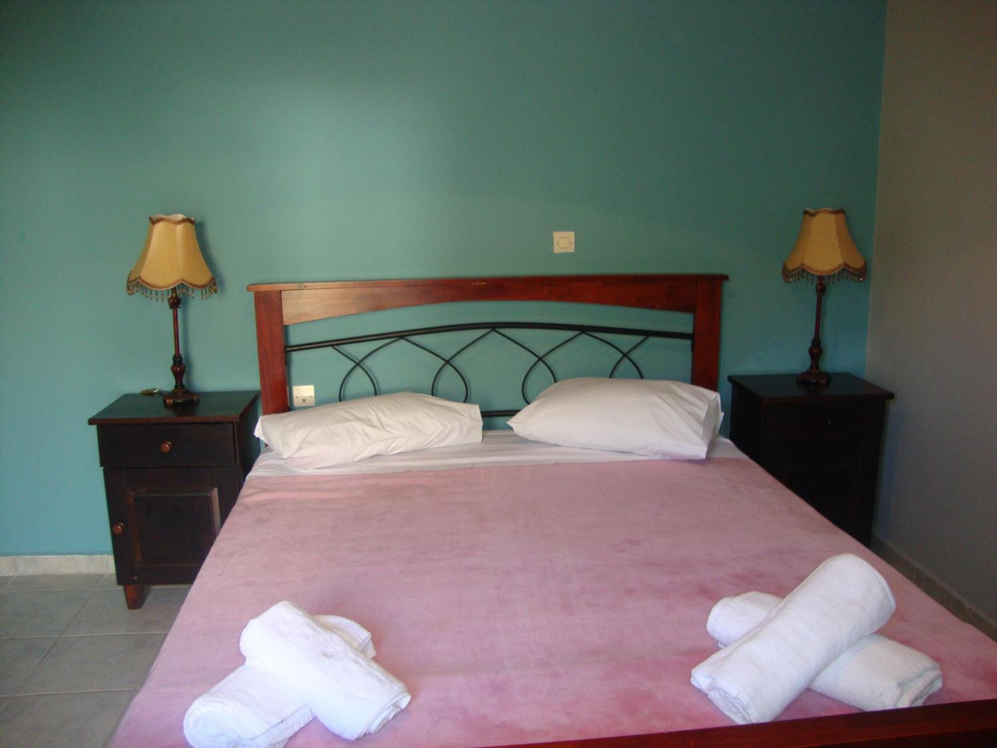 Kafiona Guesthouse Pírgos Dhiroú Buitenkant foto