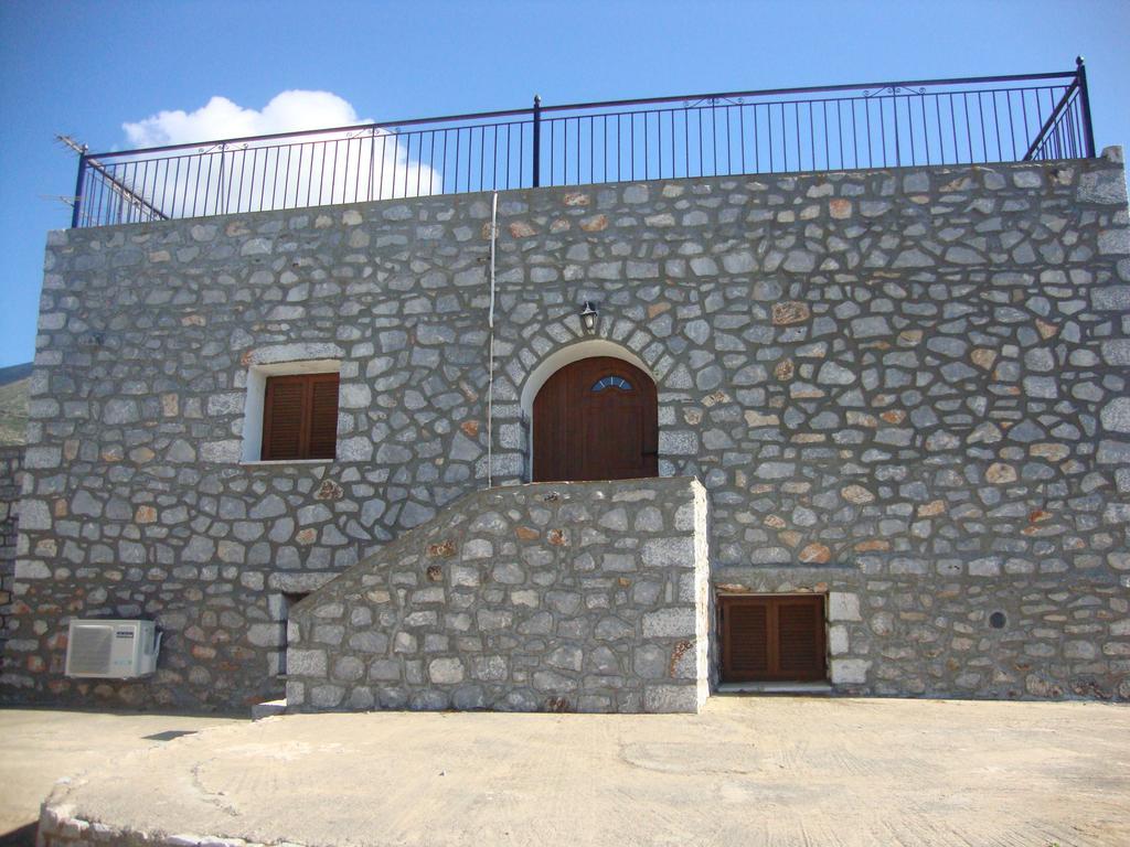Kafiona Guesthouse Pírgos Dhiroú Buitenkant foto